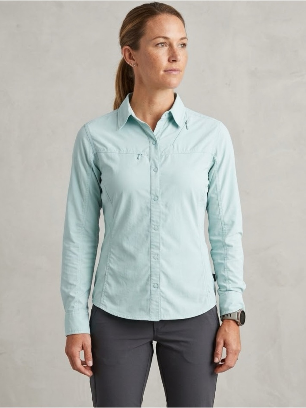Patagonia Women's Sol Patrol button up Shirt in blue size 2